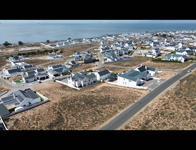812M² VACANT LAND FOR SALE IN DA GAMA BAY